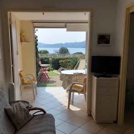 Beau Studio Cabine En Rez De Jardin Dans Avec Piscine Apartment *
